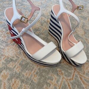 Kate Spade LOBSTER White and Navy Wedge Sandals